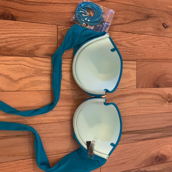 Victoria’s Secret bathing suit top - Picture 2 of 3